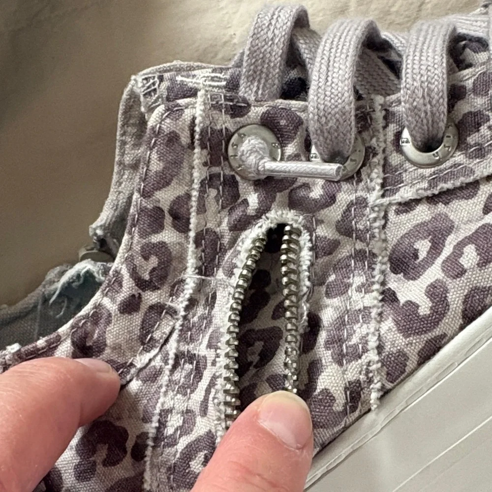 Blowfish Malibu Leopard Print Women's 7.5 Sneakers Flatform Wedge Zip Mid Top - Picture 8 of 11